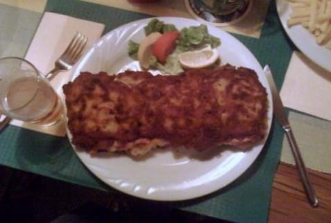 Paniertes Schnitzel auf dem Teller
